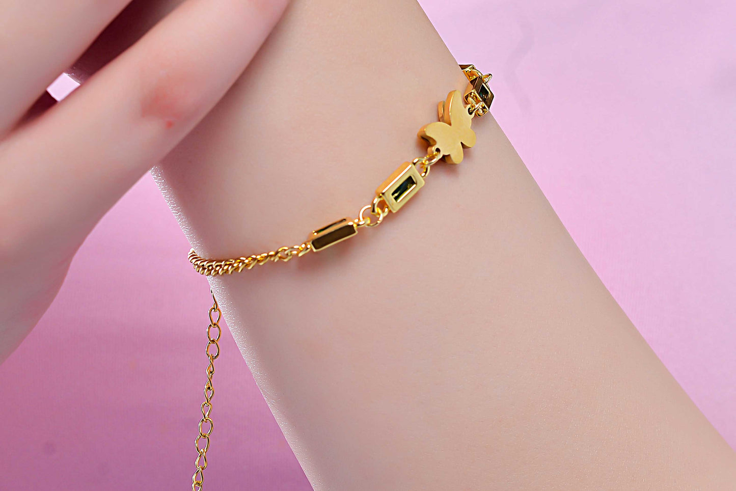 Elegant Silver Chain Bracelet