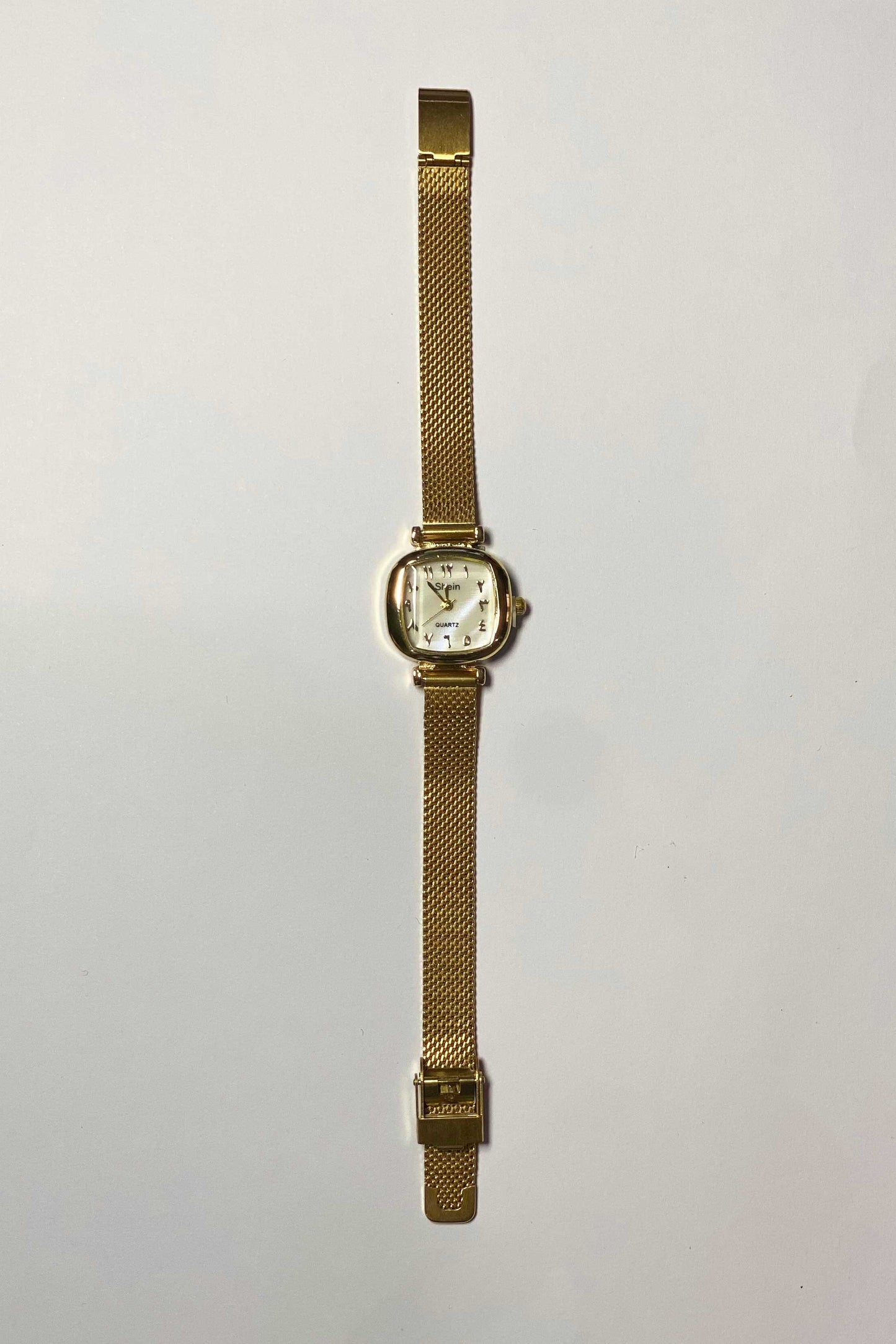 Chic Gold Mesh Watch with Pearl Dial