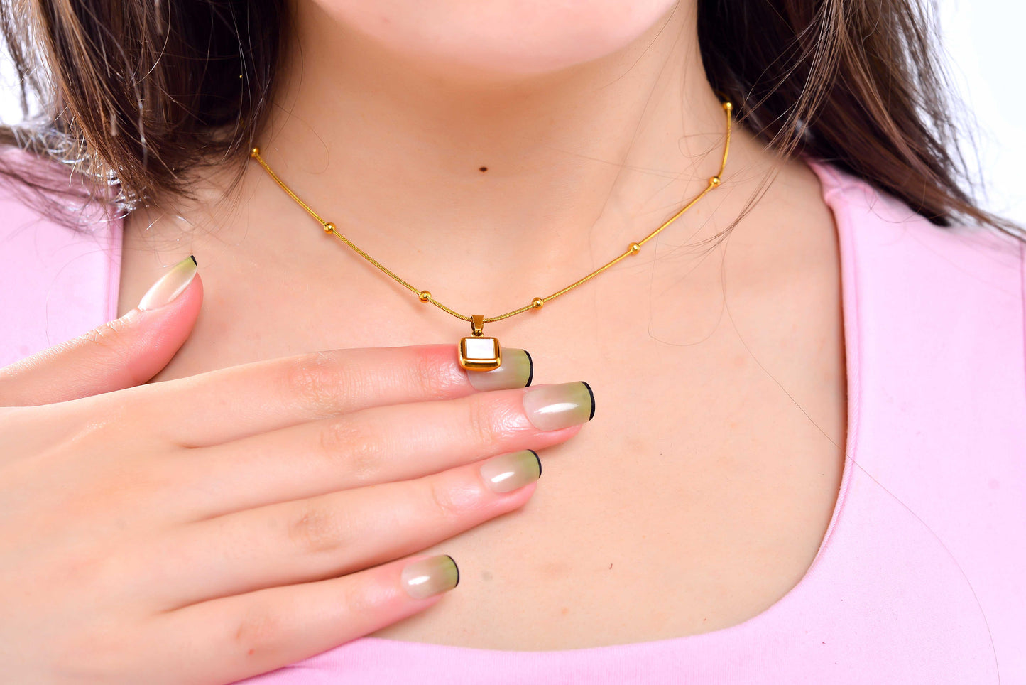 Elegant Gold Layered Necklace