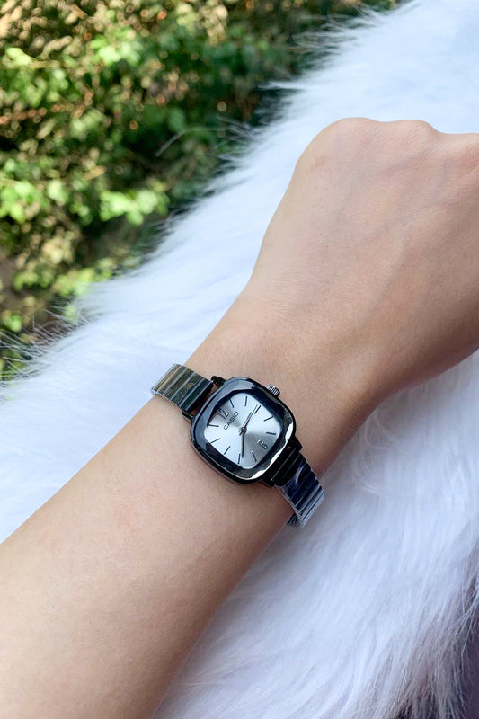 Vintage-Style Silver & Black Watch with Faceted Crystal