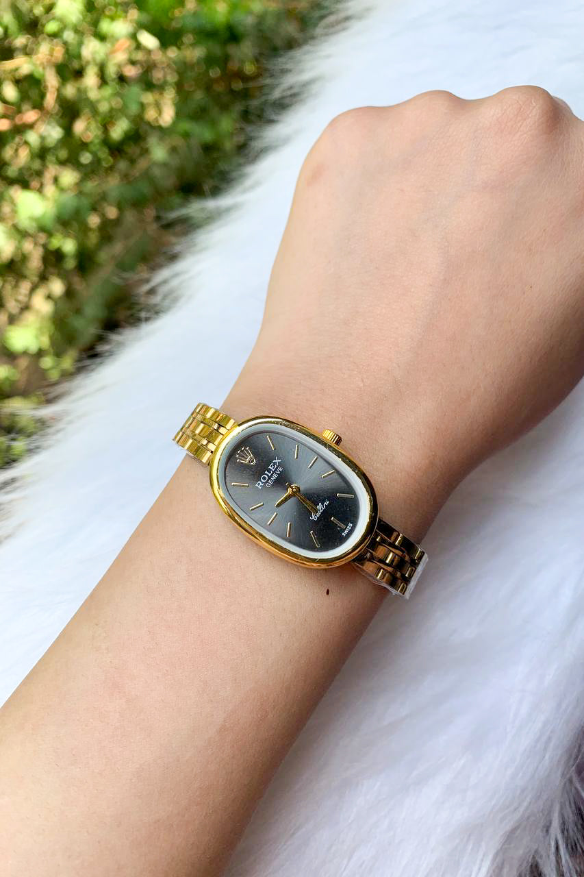 Classic Gold & Black Oval Watch