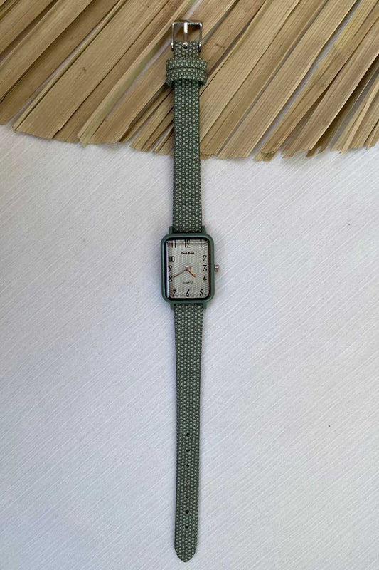 Fashionable Green Rectangle Watch with Textured Strap