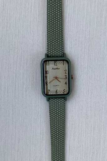 Fashionable Green Rectangle Watch with Textured Strap