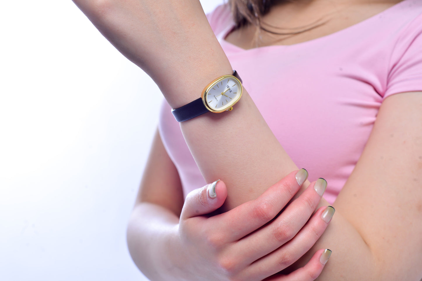 Chic Oval Dial Quartz Watch with Black Leather Strap